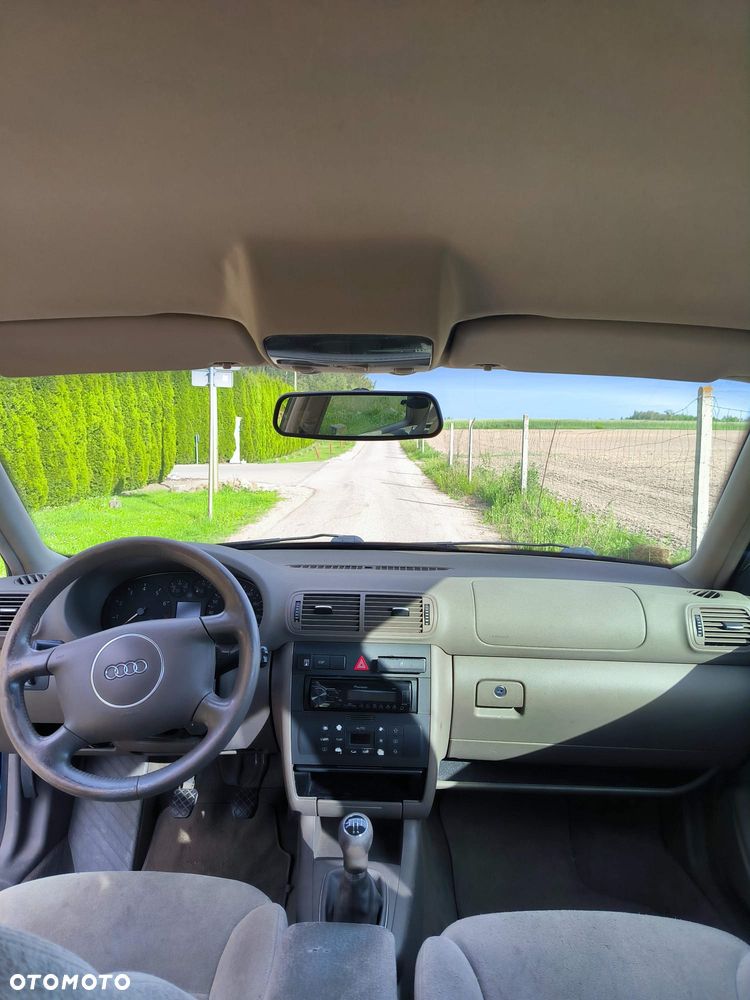 Audi A3 3-drzwiowe 1.8 Ambiente - 7