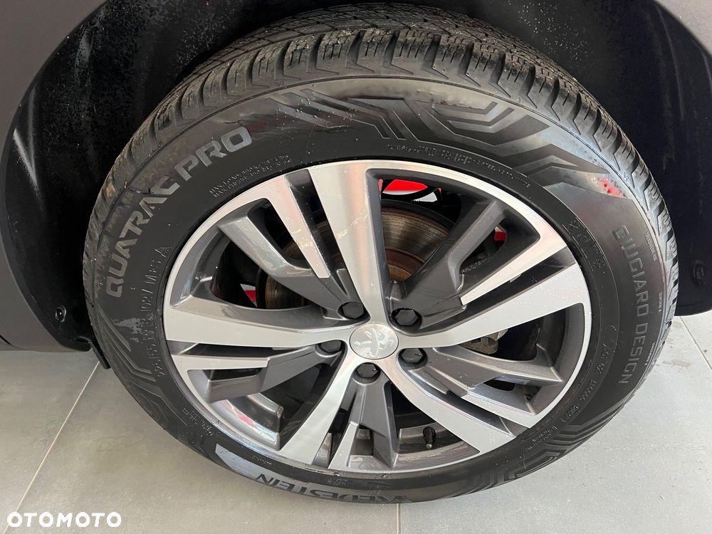 Peugeot 3008 1.2 PureTech Active S&S EAT8 - 23