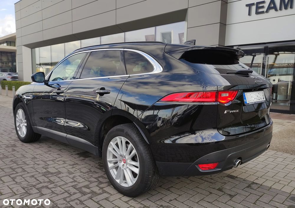 Jaguar F-Pace - 16