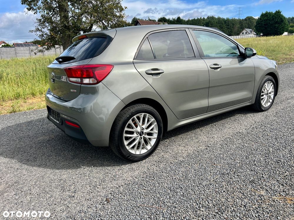 Kia Rio 1.0 T-GDI 100 Dream-Team Edition - 4