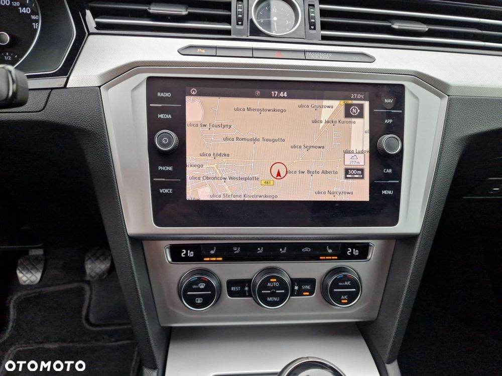 Volkswagen Passat 2.0 TDI BMT Comfortline - 28