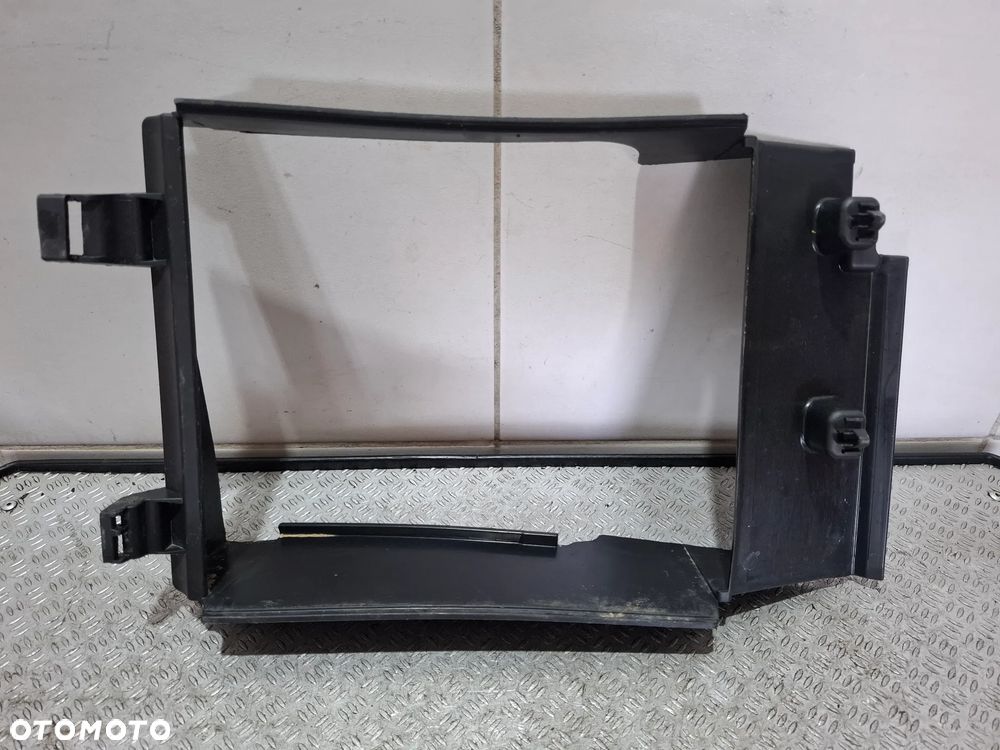 Wlot powietrza kierownica Dacia Duster II nr 215586921R - 1