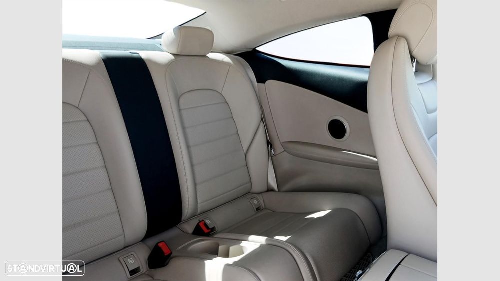 Mercedes-Benz C 200 — fotografia 17