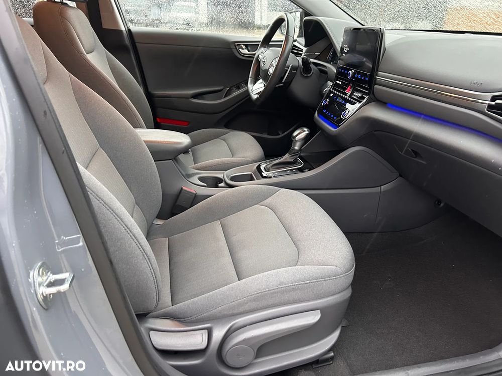 Hyundai IONIQ Plug-In 141CP Exclusive - 11