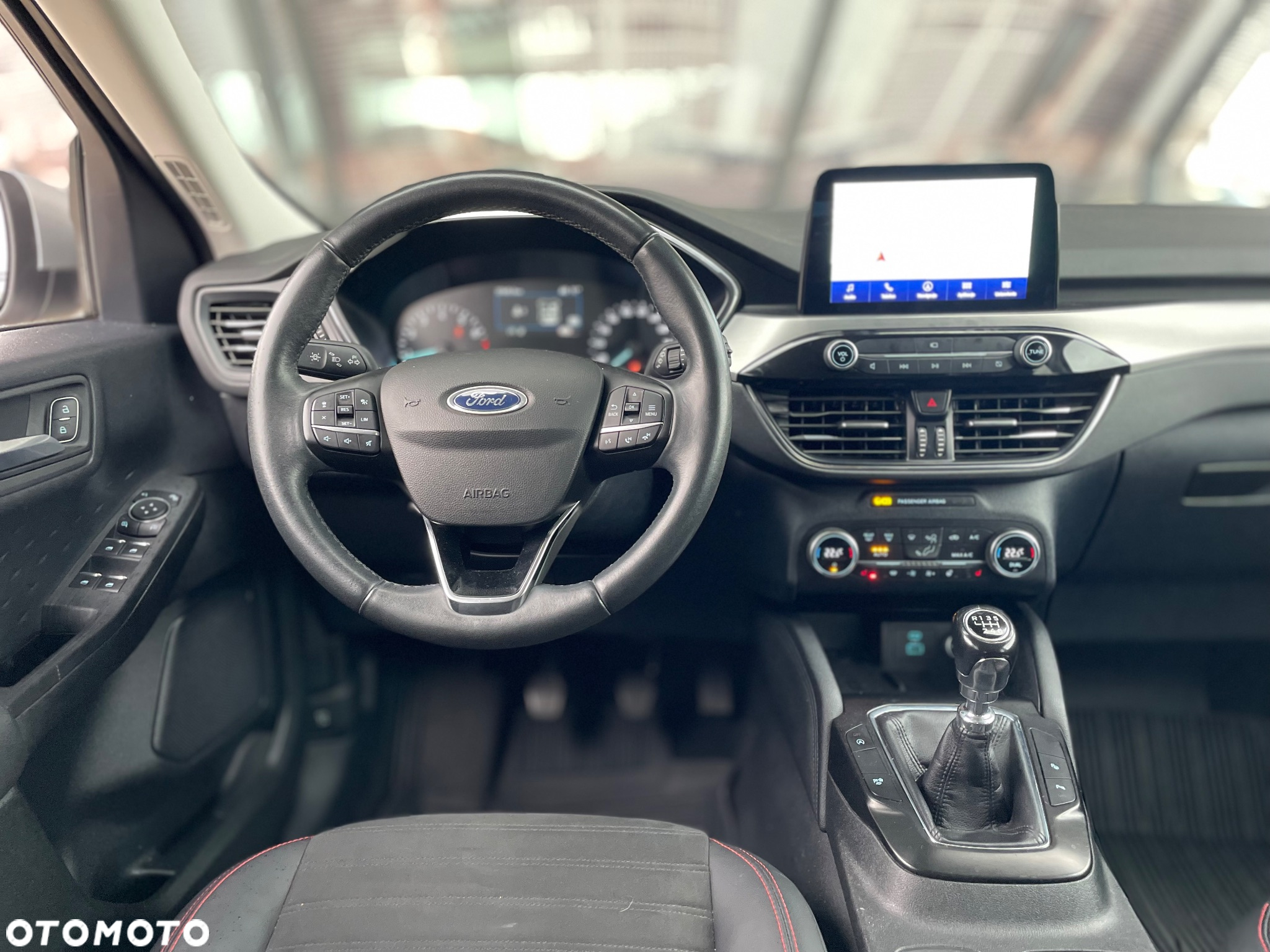 Ford Kuga 1.5 EcoBoost FWD Titanium X - 32