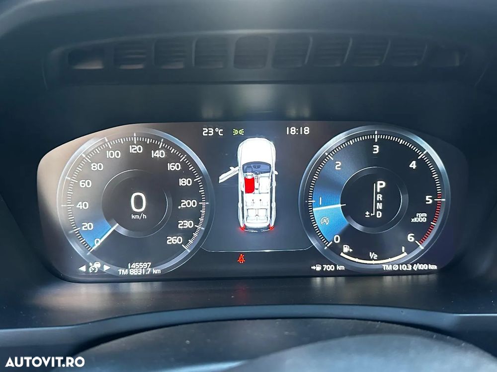 Volvo XC 90 D5 AWD R-Design - 10