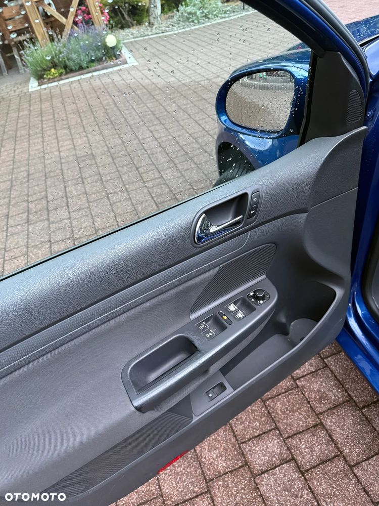 Volkswagen Golf 1.6 Comfortline - 15
