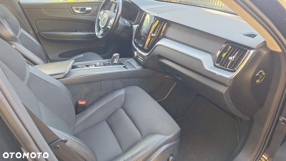 Volvo XC 60 B4 D AWD Geartronic Momentum Pro - 25