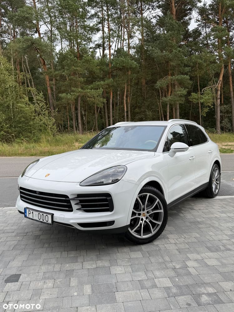 Porsche Cayenne - 1