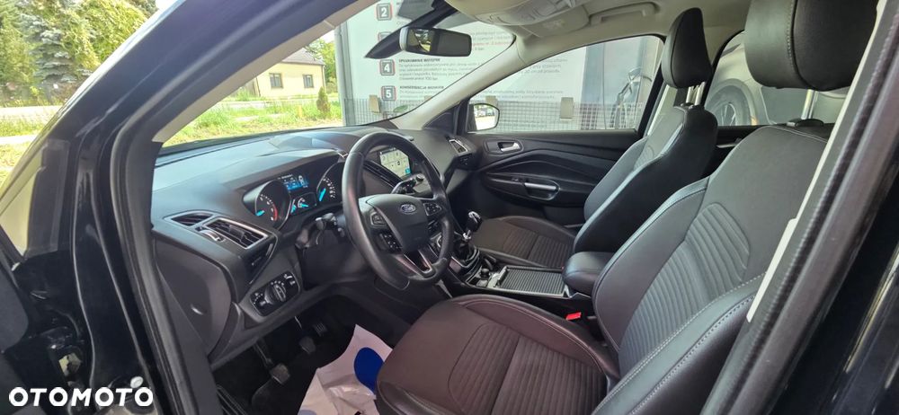 Ford Kuga 1.5 EcoBoost 2x4 Titanium - 32