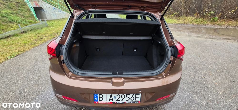 Hyundai i20 1.2 YES Silver - 19