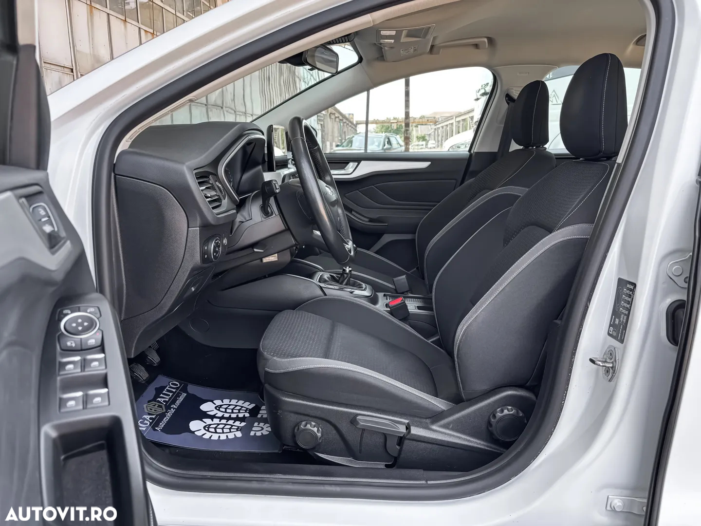 Ford Focus - 8