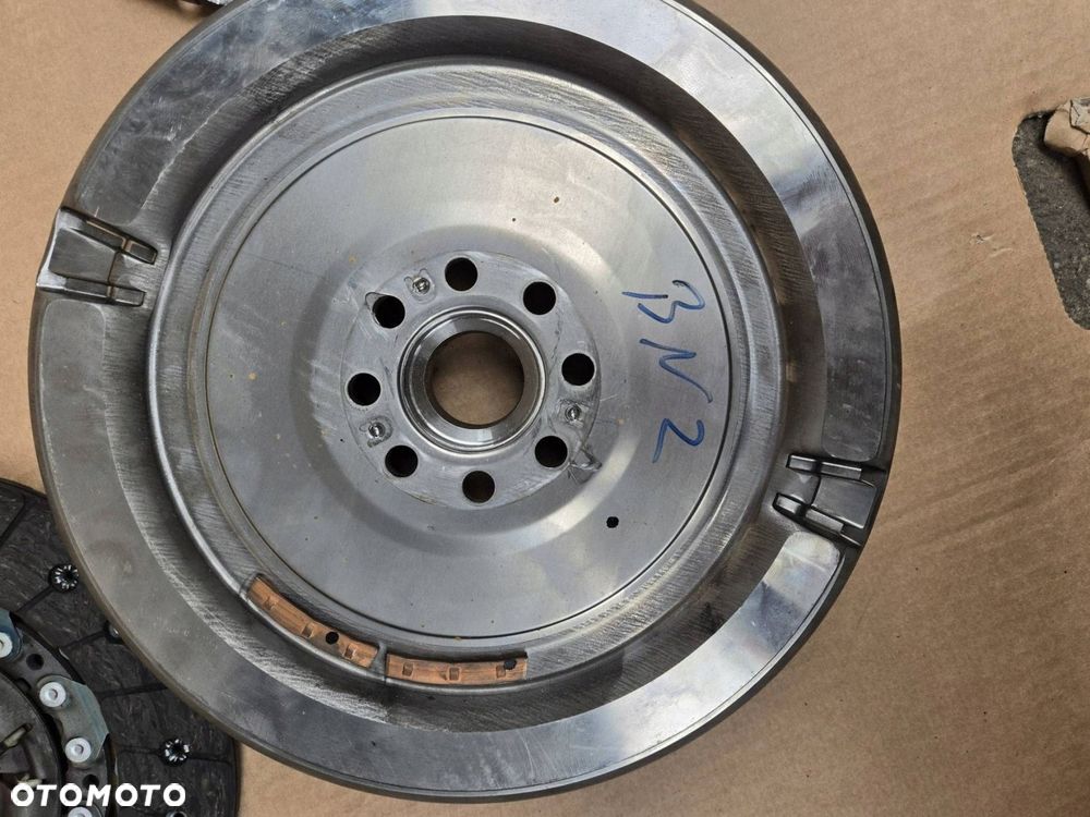 koło dwumasowe sprzęgło docisk komplet luk 415027110 vw t5 2.5 tdi - 3