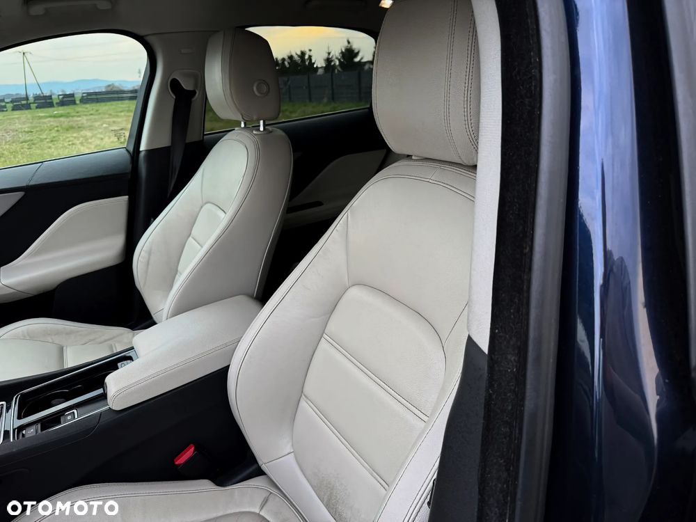 Jaguar F-Pace - 26