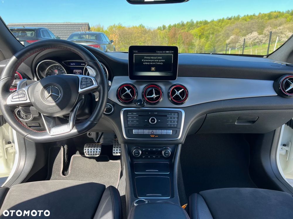 Mercedes-Benz CLA 250 4Matic 7G-DCT Sport - 16