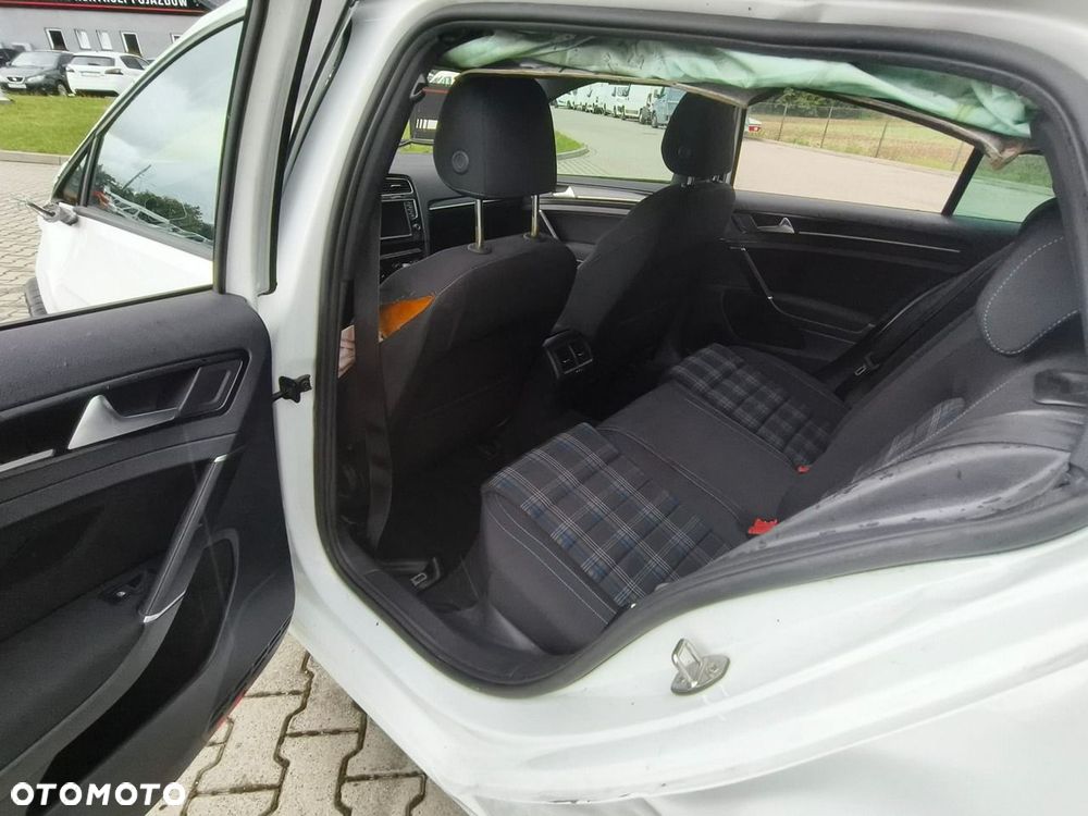 Volkswagen Golf - 8