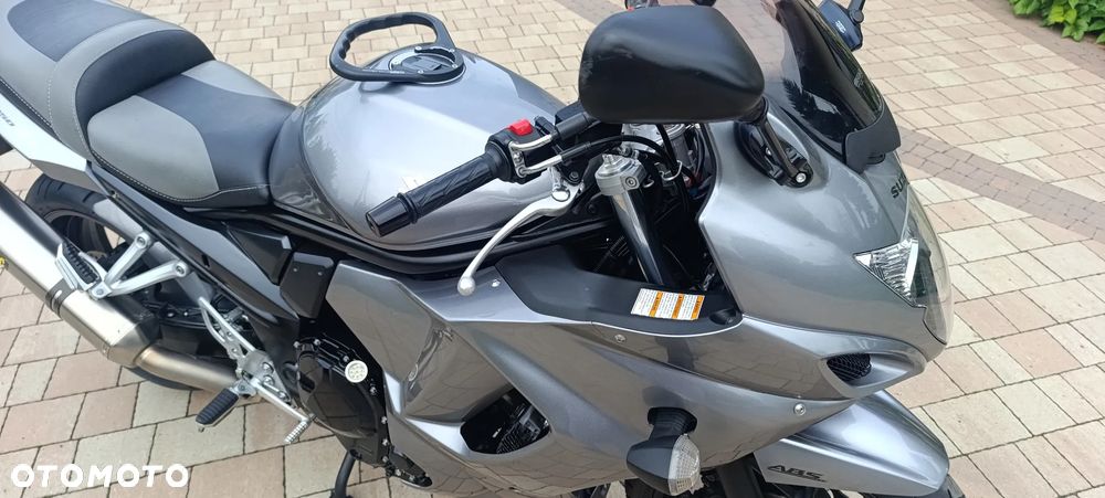 Suzuki GSX - 20