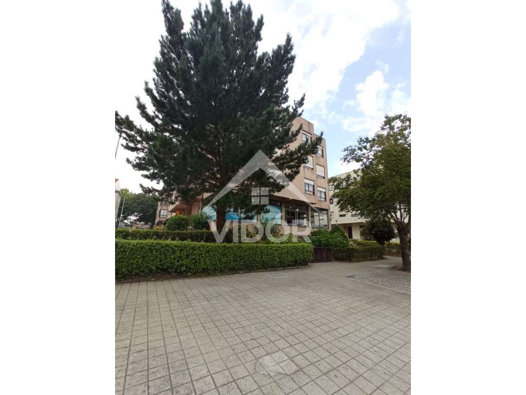 Garagem na Rua Bernardim Ribeiro - Circunvalação - Grande imagem: 2/4