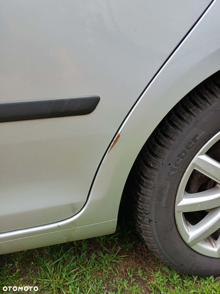 Volkswagen Jetta 1.9 TDI Comfortline - 4