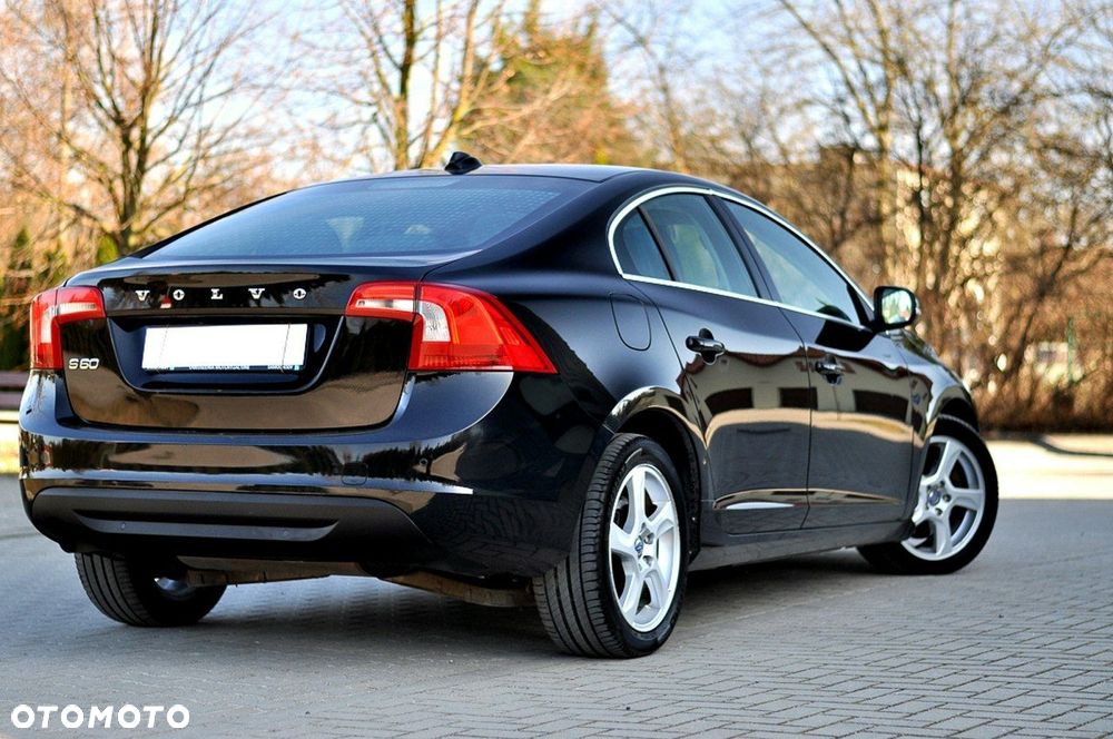 Volvo S60 D3 Geartronic Momentum - 32