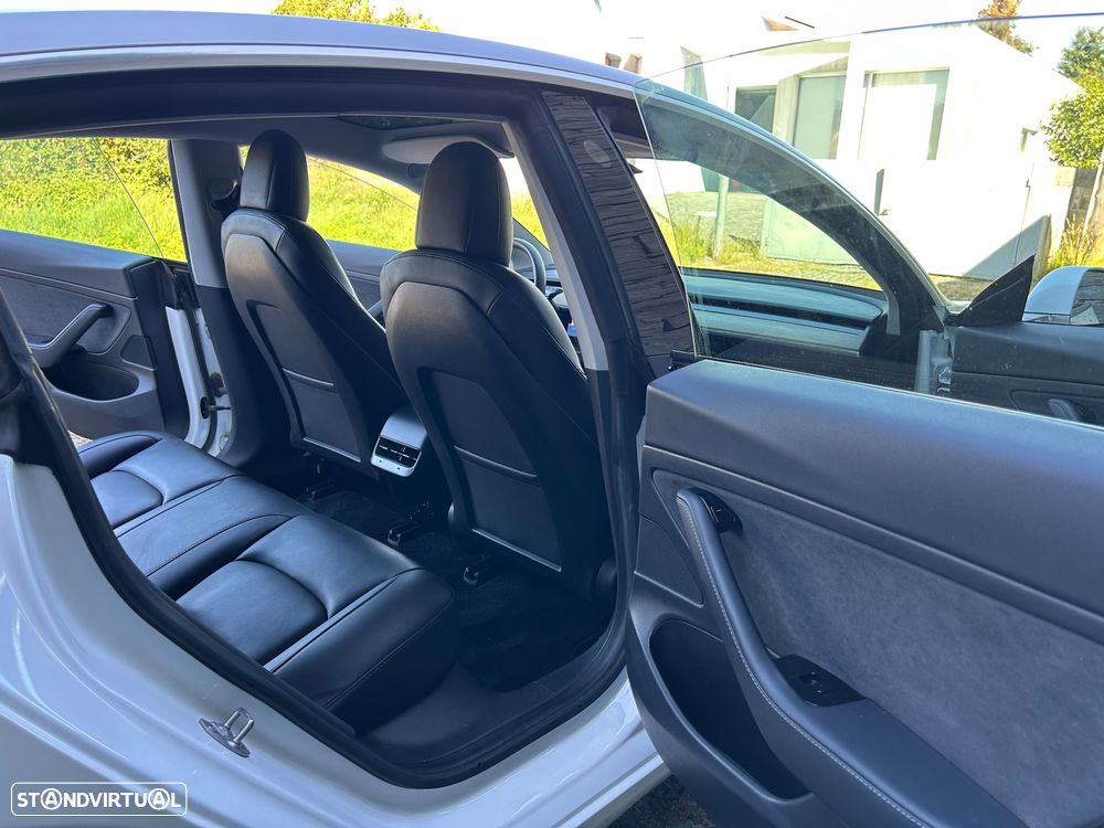 Tesla Model 3 - 16
