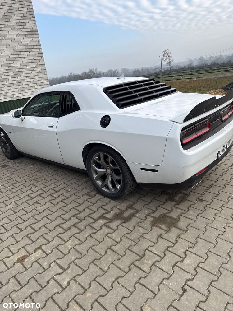 Dodge Challenger - 1