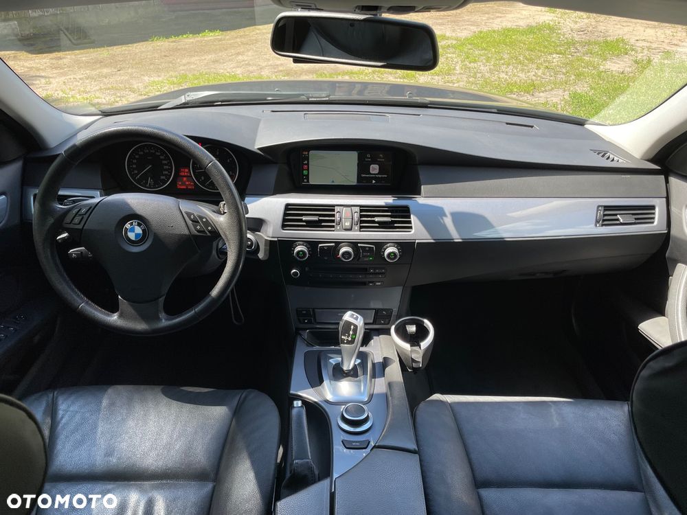 BMW Seria 5 525d - 9
