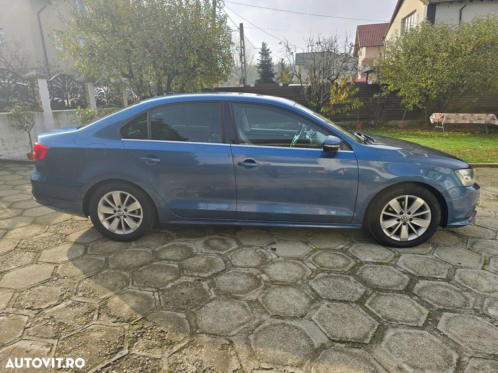 Volkswagen Jetta 2.0 TDI DSG Highline - 3