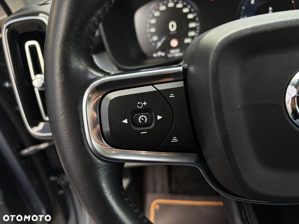 Volvo XC 40 D4 AWD Geartronic Momentum - 23