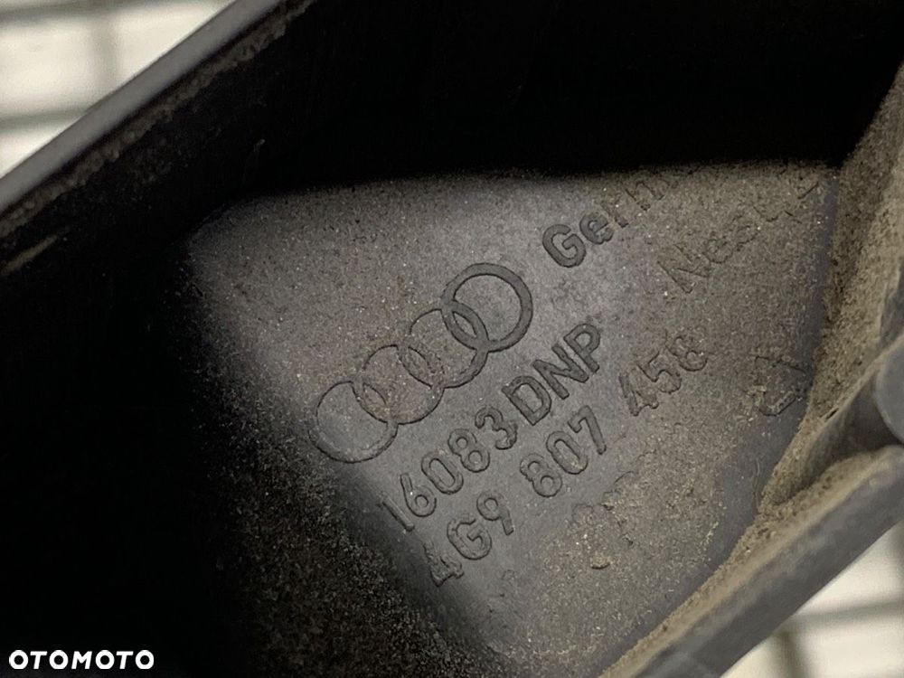 ŚLIZG ZDERZAKA TYŁ ŚRODKOWY  AUDI A6 C7 Avant (4G5, 4GD) 2011 - 2018 2.0 TDI 120 kW [163 KM] olej - 4