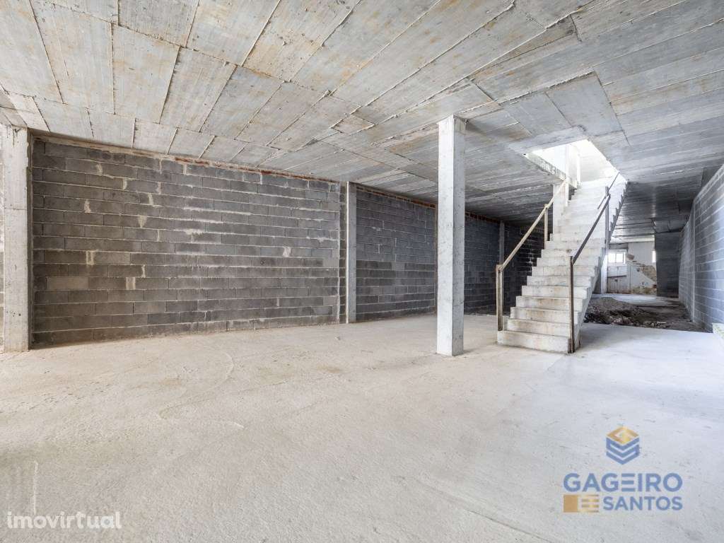 Edifício de 2 pisos com terraço e vista desafogada - em construção ... - Grande imagem: 5/37