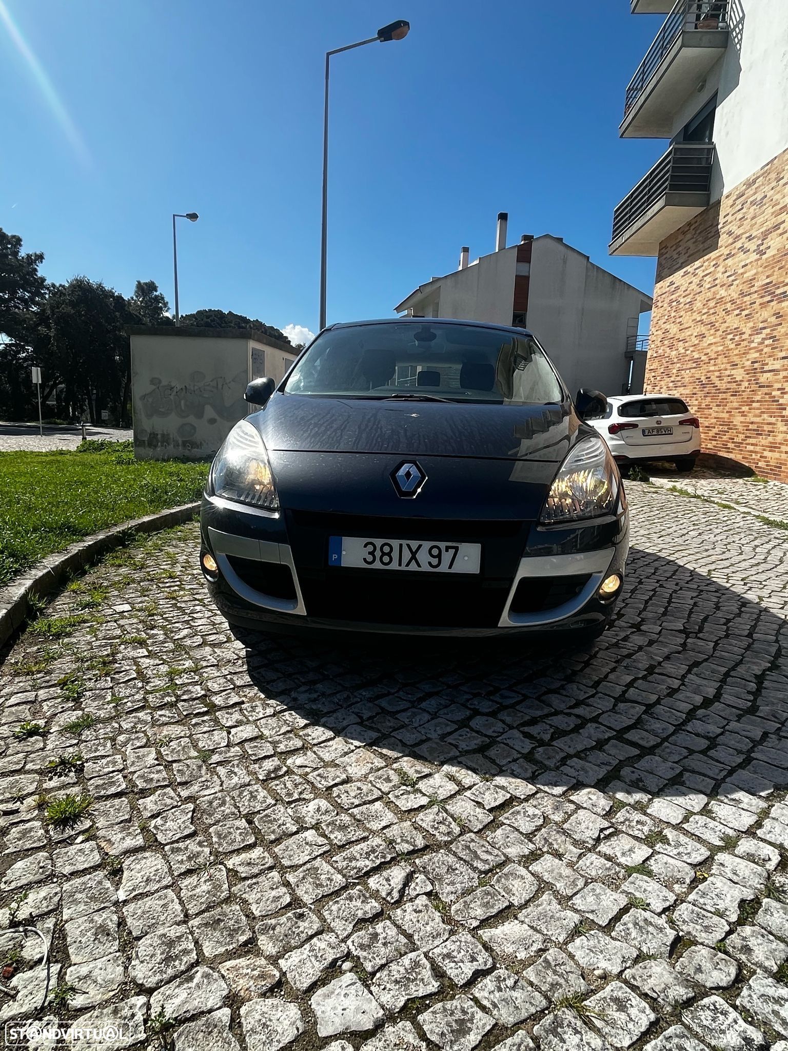 Renault Scénic 1.5 dCi Dynamique S - 1