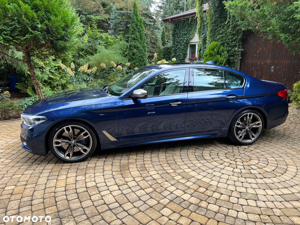 BMW Seria 5 M550i xDrive sport - 17