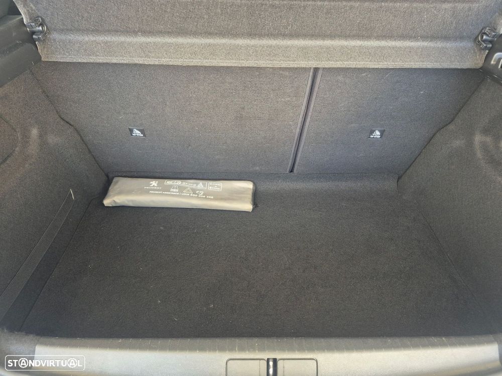 Peugeot 208 1.6 BlueHDi Style — fotografia 20