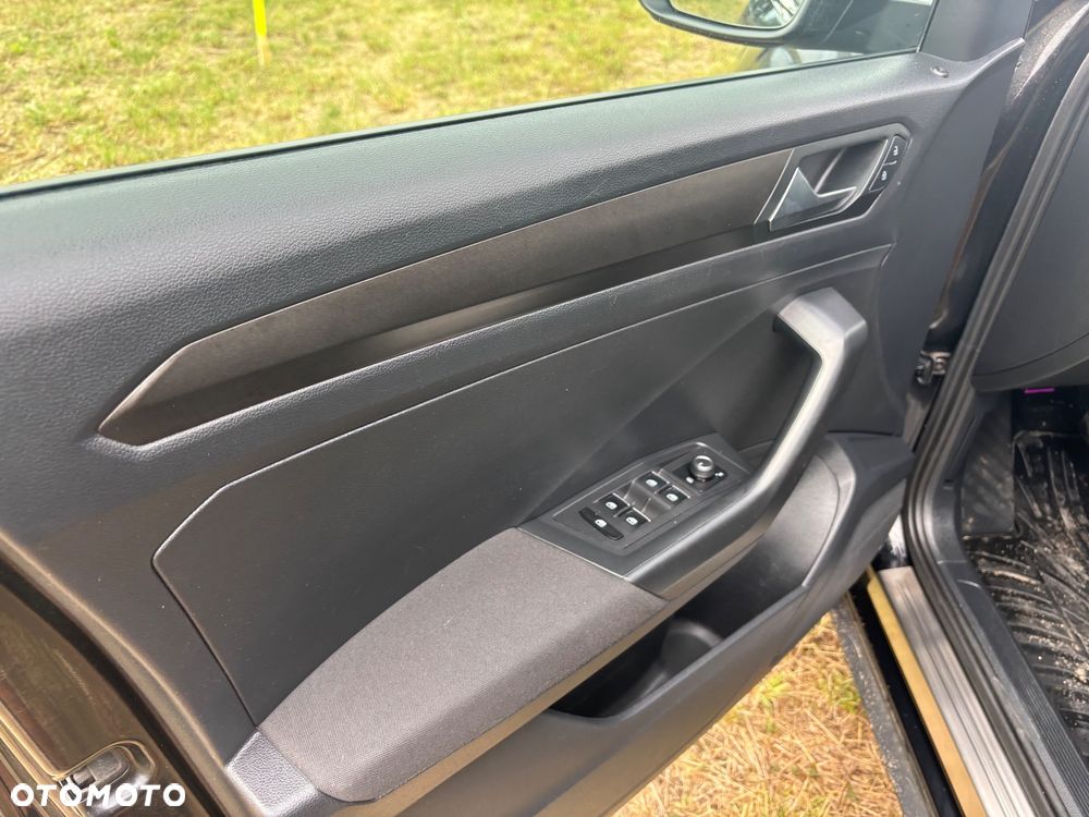 Volkswagen T-Roc 1.0 TSI - 11