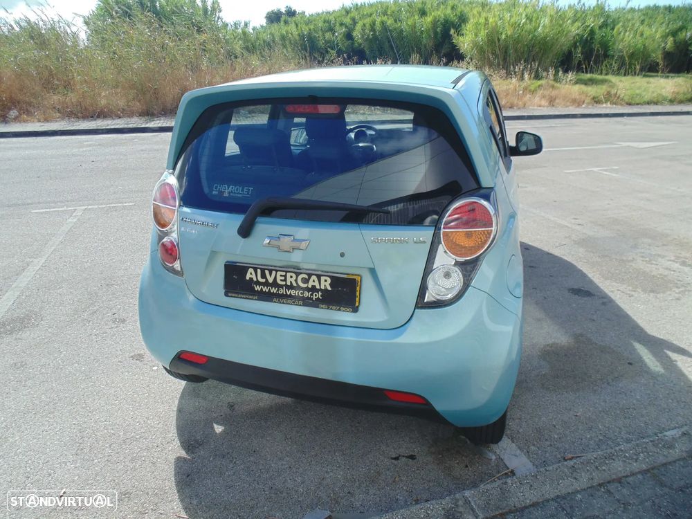 Chevrolet Spark 1.0 LS Bi-Fuel - 10