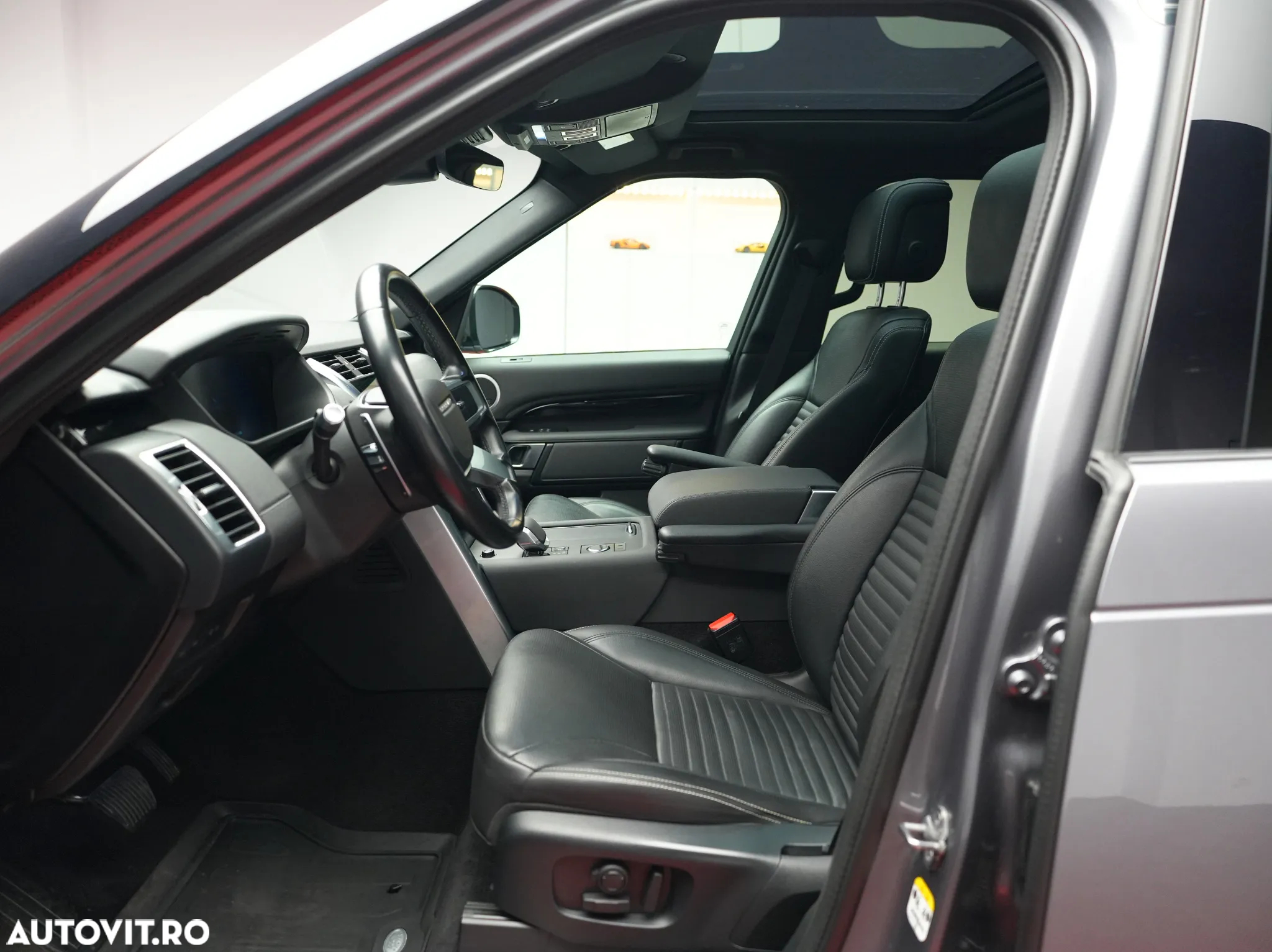 Land Rover Discovery 3.0 D250 MHEV SE - 11