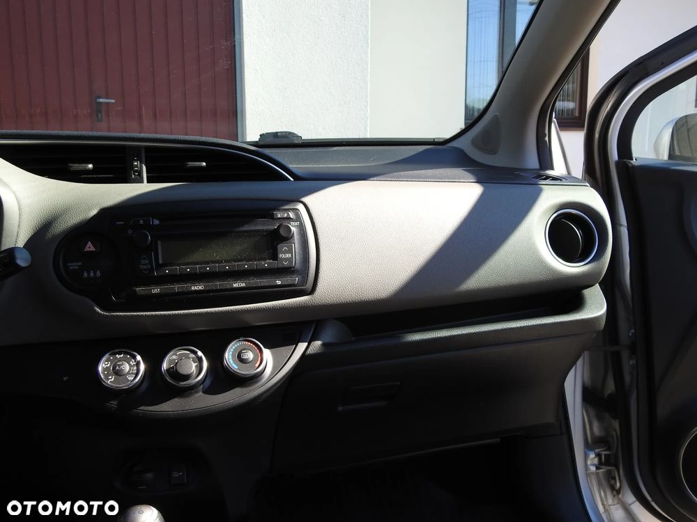 Toyota Yaris 1.0 Active EU6 - 25