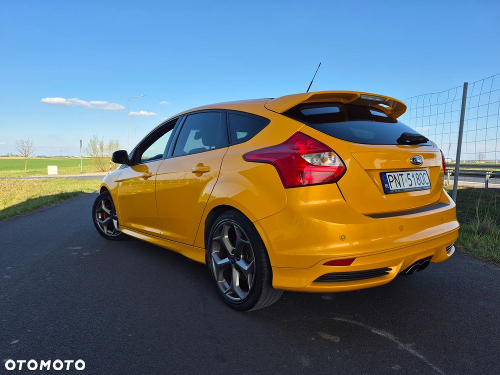 Ford Focus 2.0 EcoBoost ST mit Leder-Exclusiv-Paket - 4