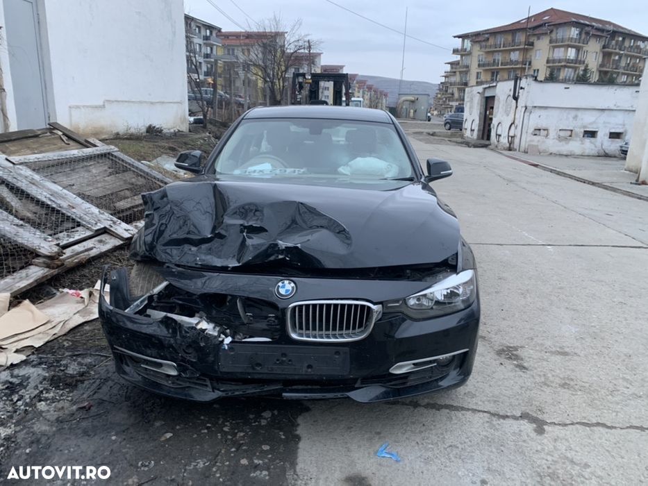 Dezmembram bmw 320i f30 - 1