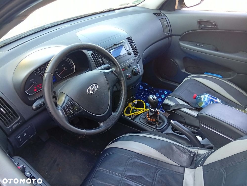 Hyundai i30 1.6 CRDi Classic + - 12