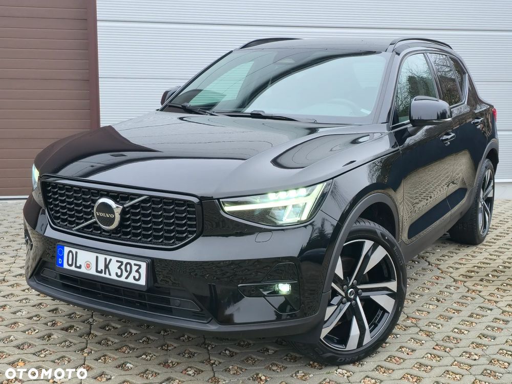 Volvo XC 40 B3 B DKG Plus Black Edition - 15