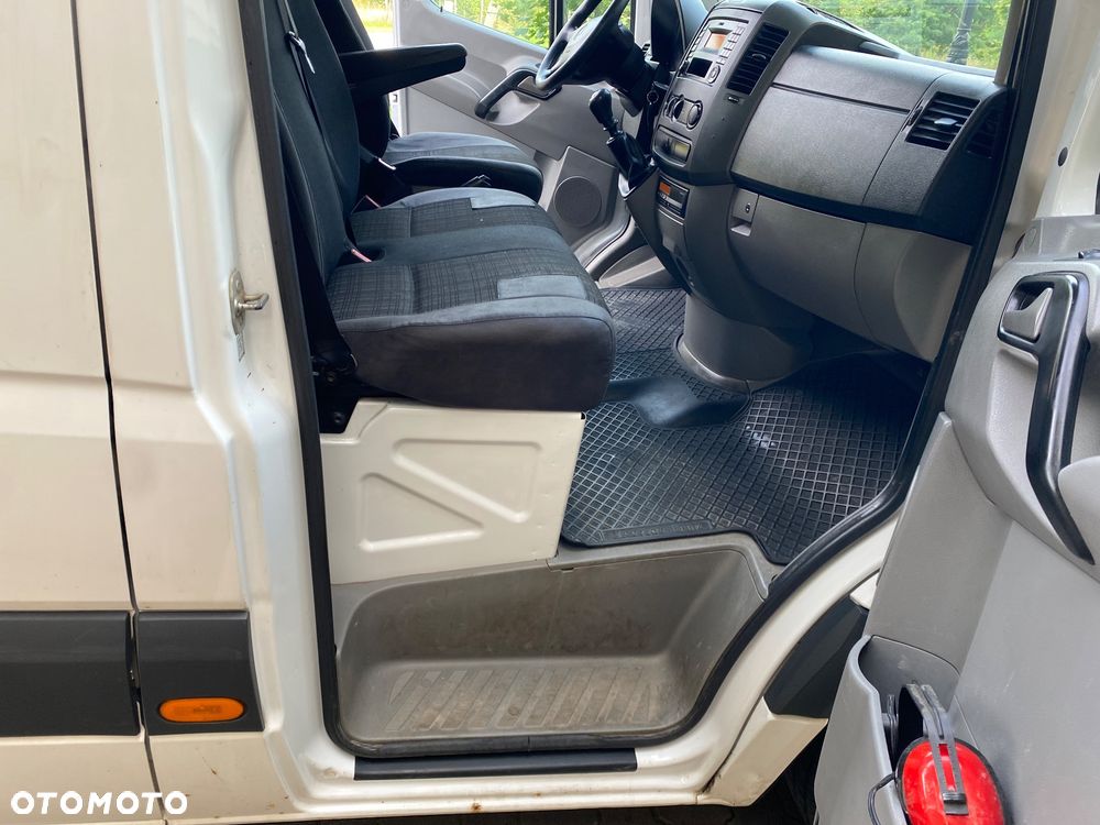 Mercedes-Benz Sprinter - 20