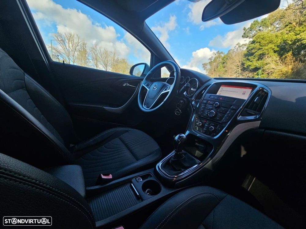 Opel Astra Sports Tourer - 31