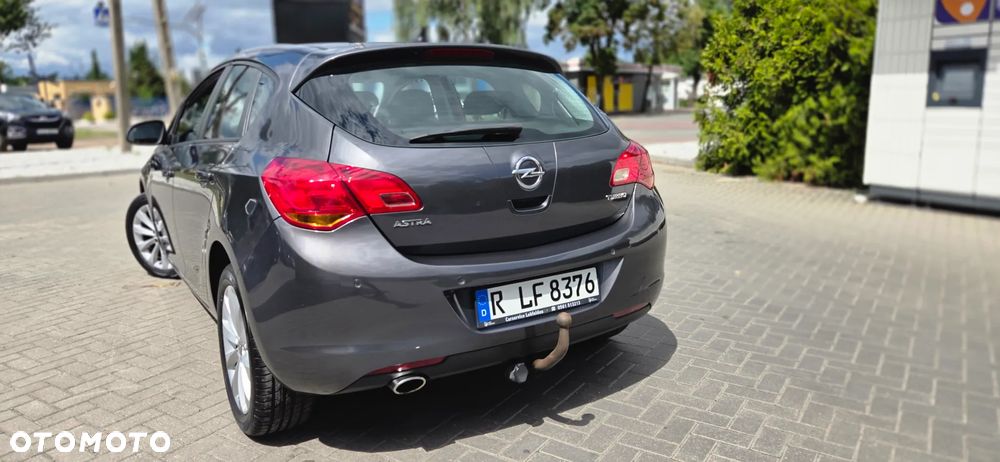Opel Astra 1.4 Turbo 150 Jahre - 13