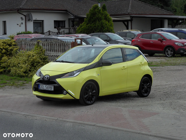 Toyota Aygo x-play touch