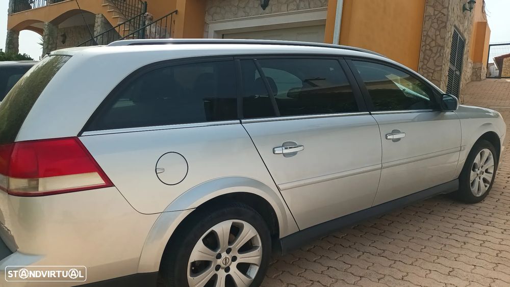 Opel Vectra Caravan 1.9 CDTi Executive - 3