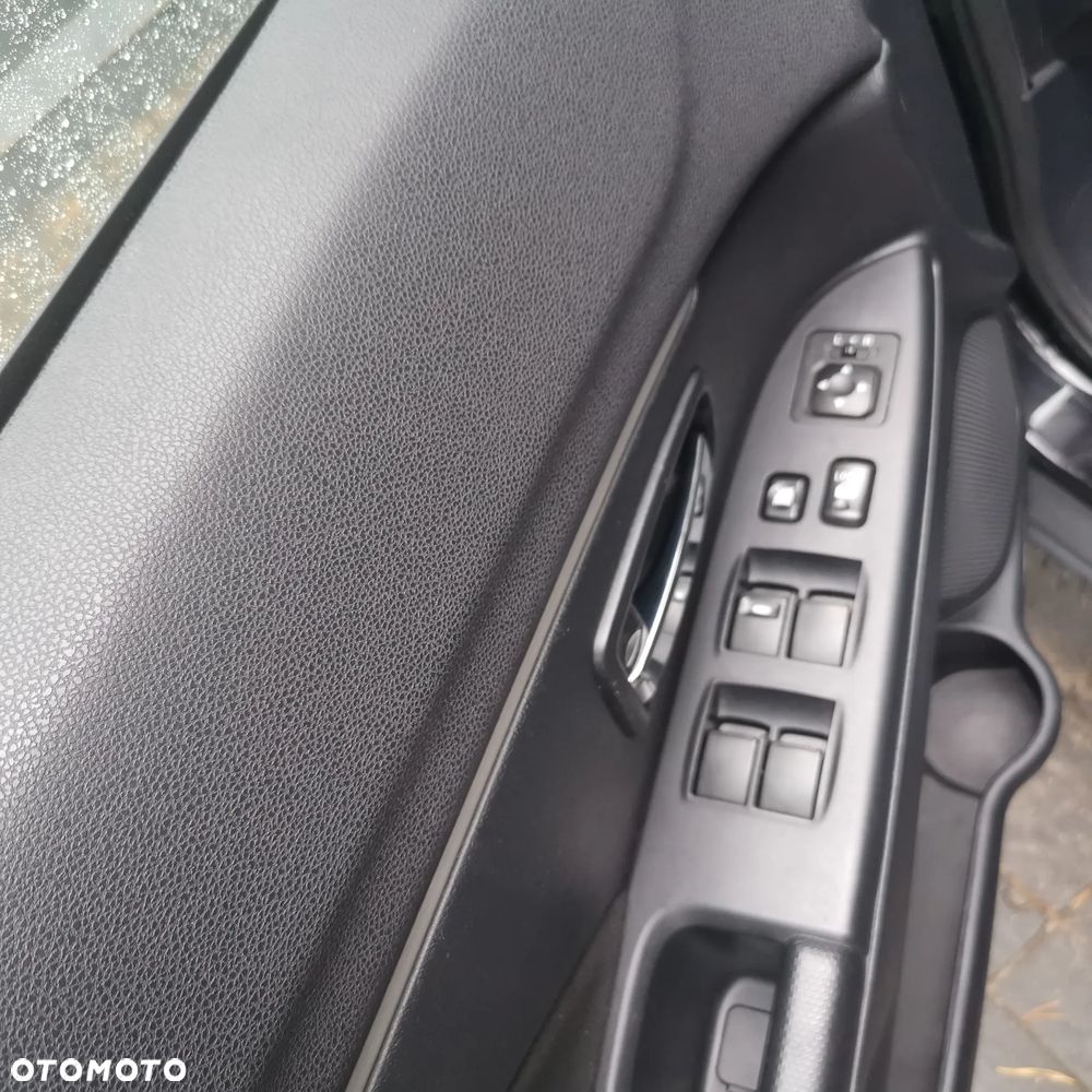 Mitsubishi ASX 1.6 Inform - 12