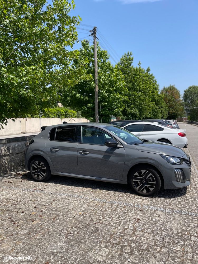 Peugeot 208 - 3