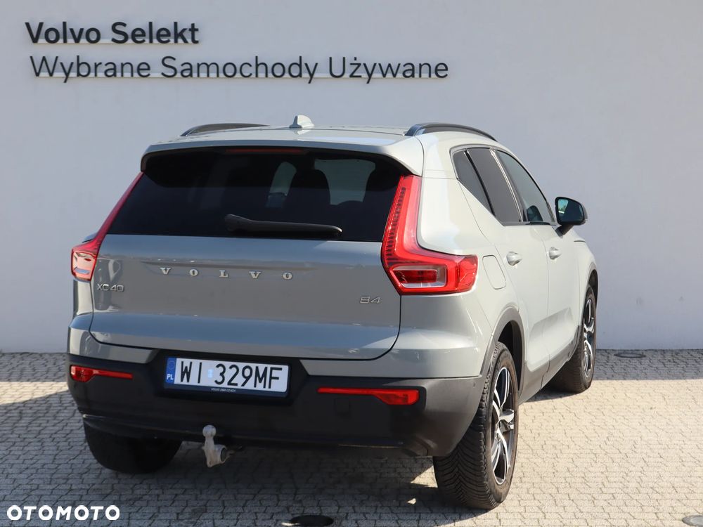 Volvo XC 40 B4 Plus Dark - 6